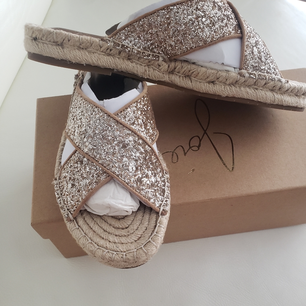 Sandals - Picture 2 of 3